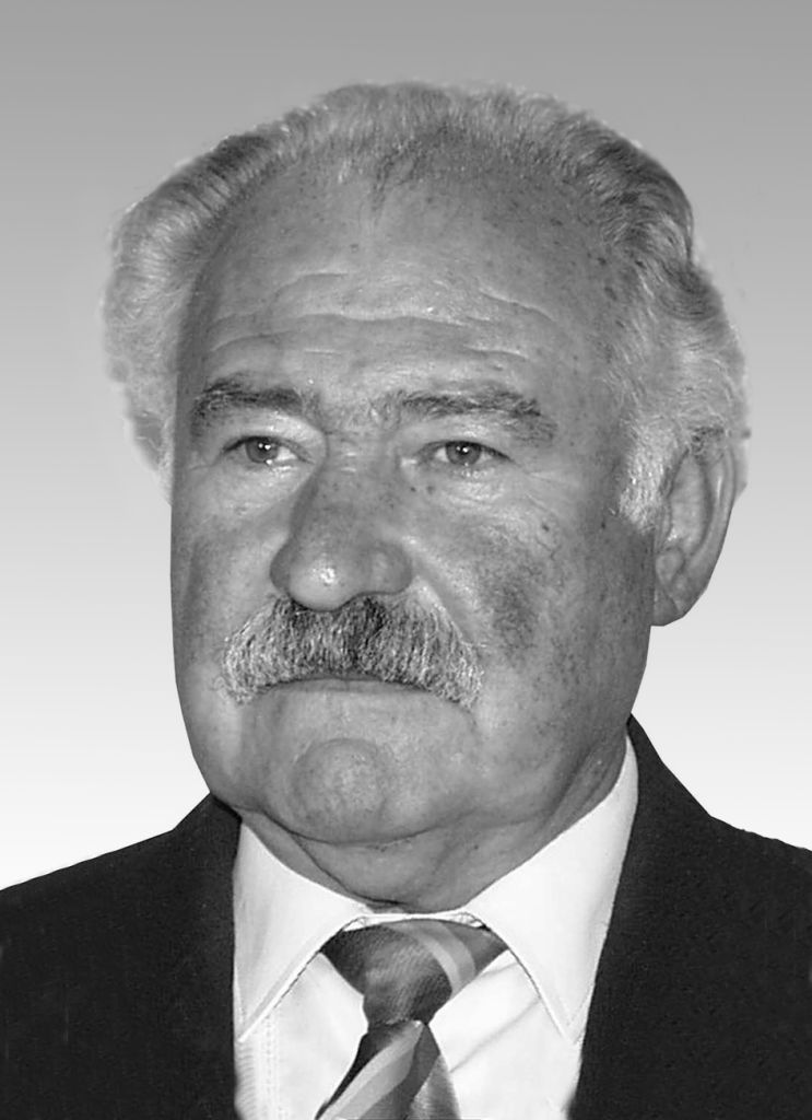 Г апостолова. Ректор Самаркандского государственного университета в 1985 году. Ректор НАПАКС Симферополь.